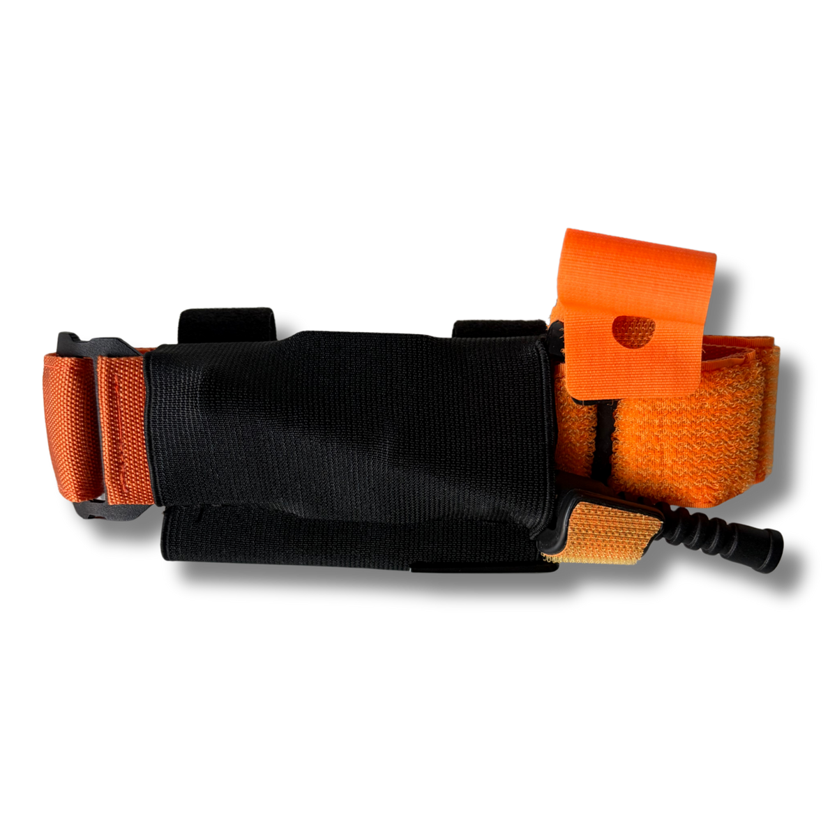 Vooraanzicht van de oranje LifeSaver Tourniquet Set-houder